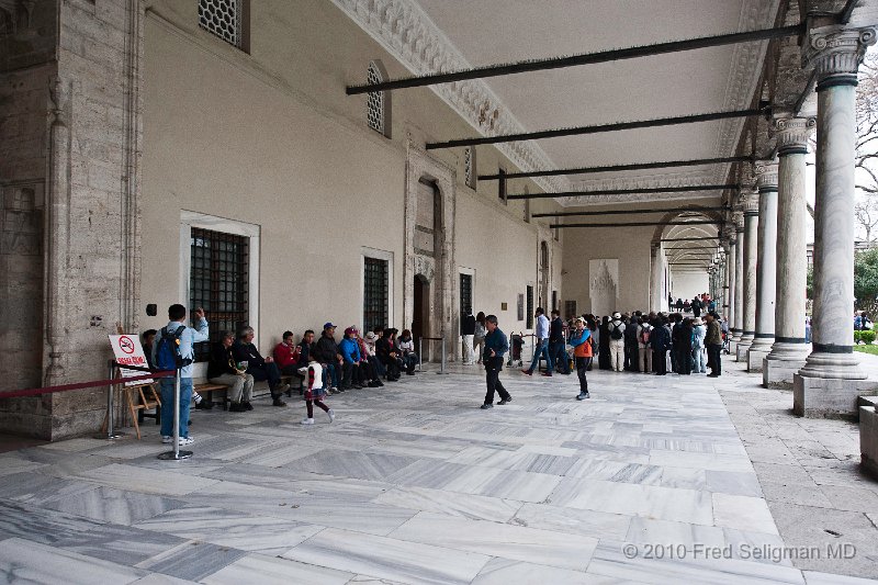 20100402_155357 D3.jpg - Topkapi Palace. Palace attracts large crowds for viewing its precious displays